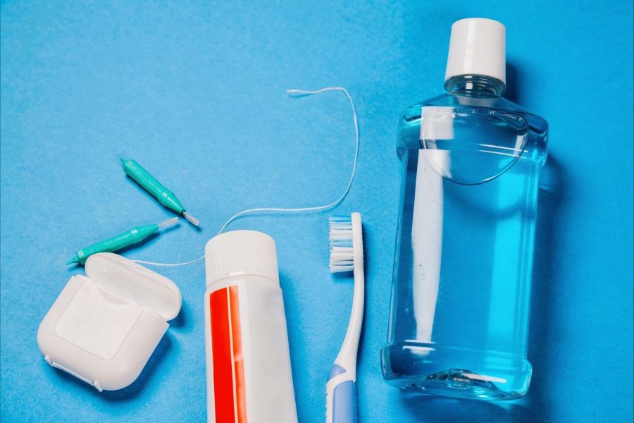 牙線牙間刷漱口水